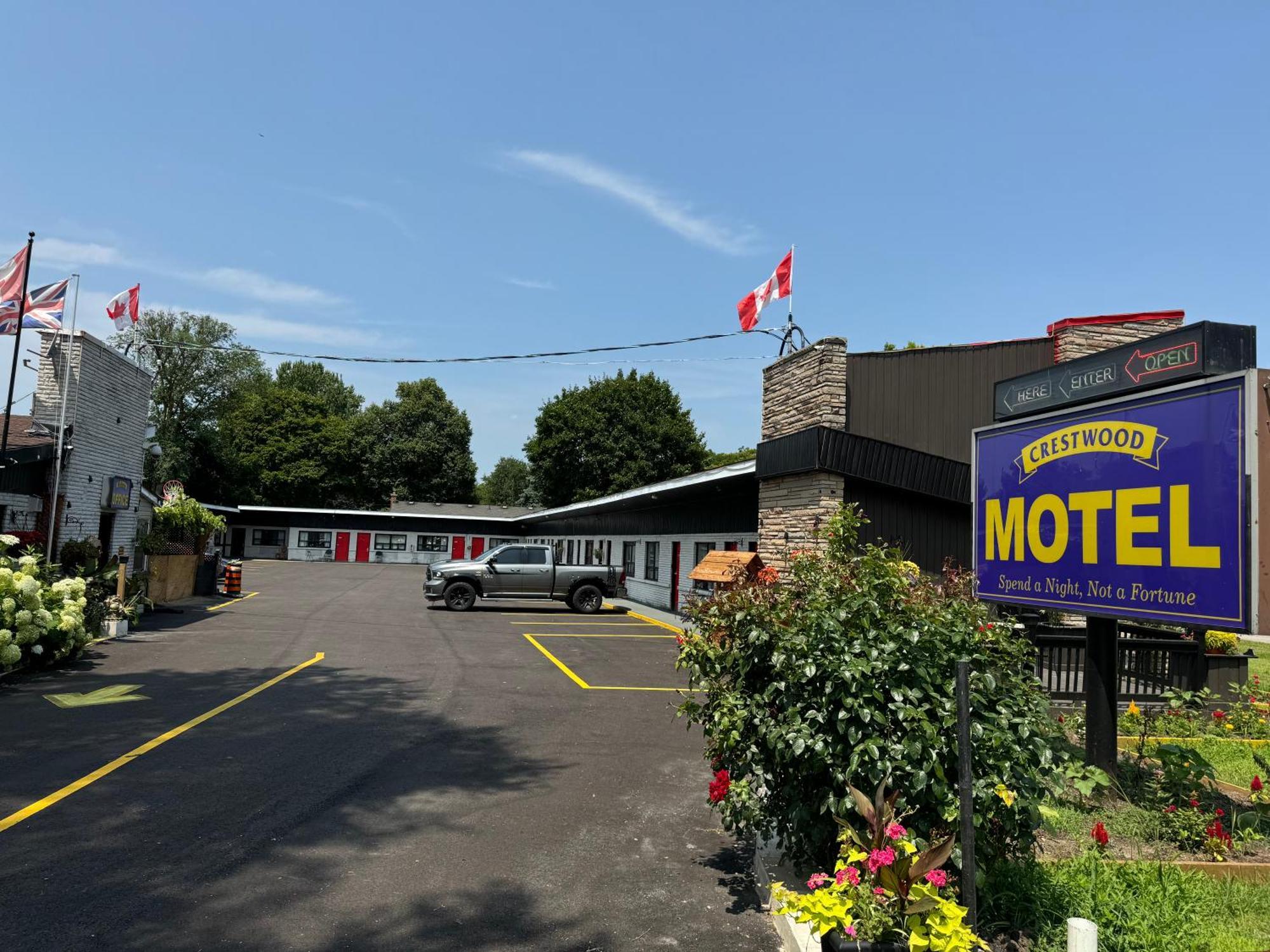 Crestwood Motel Burlington Exterior photo
